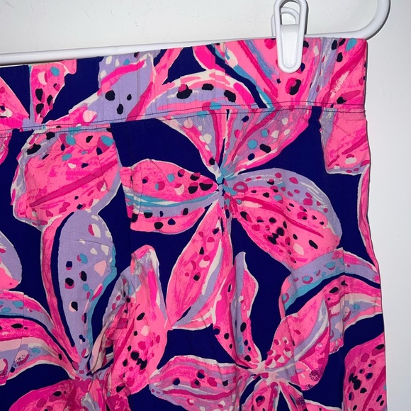Lilly Pulitzer Pink and Blue zebra Floral Pants - Picture 9 of 13